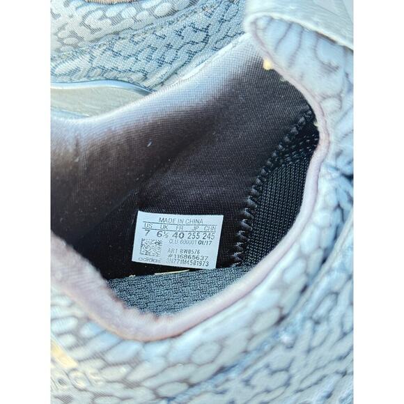 Adidas Black Alpha bounce Size 7 Men's - Picture 2 of 10